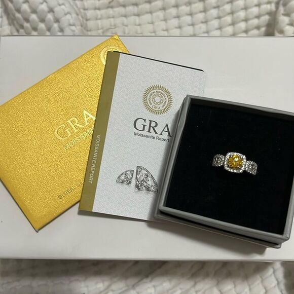 NEW- Yellow Moissanite Ring- size 6 - Picture 6 of 6